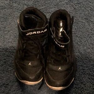 Jordan’s black size 6Y